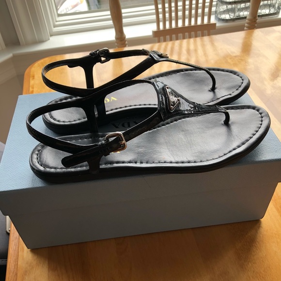 PRADA Patent Leather Thong Logo 1y450f Sandals